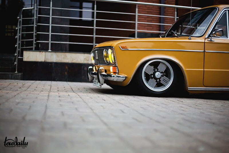 british Culture, reflection, nostalgia, travel, headlight, transportation, sports Car, wheel, selective focus, grille, modern, mode of transportation, chrome