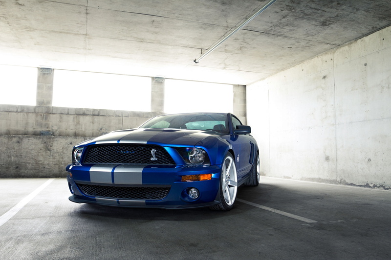 racecar, luxury, architecture, built structure, Ford, car, white stripes, coupe, rechange, cobra, land vehicle, avto, indoors, Mustang, mode of transportation