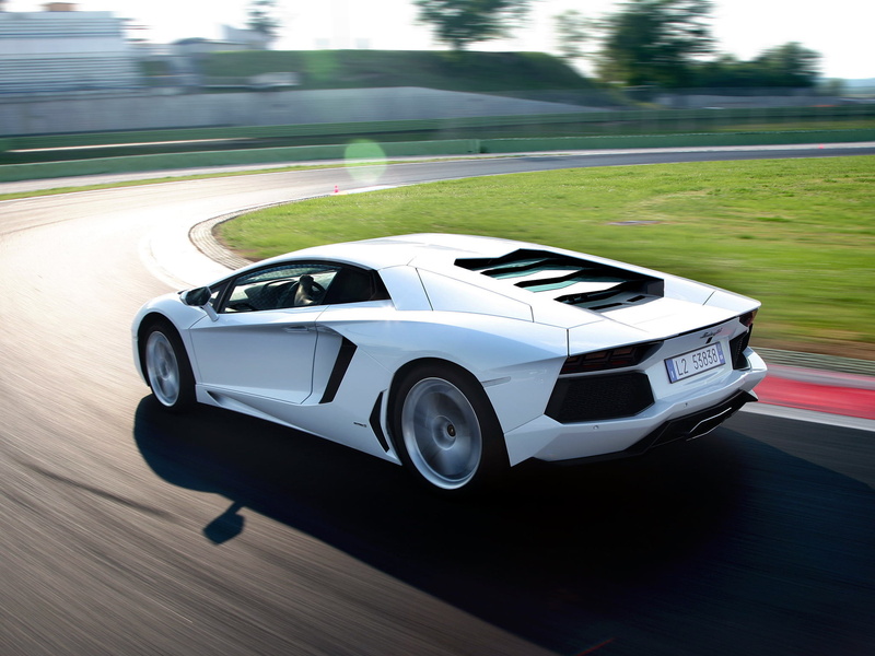 candidate Vocabulary, sports Car, engine, performance Car, racing track, side View, blurred Motion, motor Vehicle, tire, sport, sports, motorsport, speed