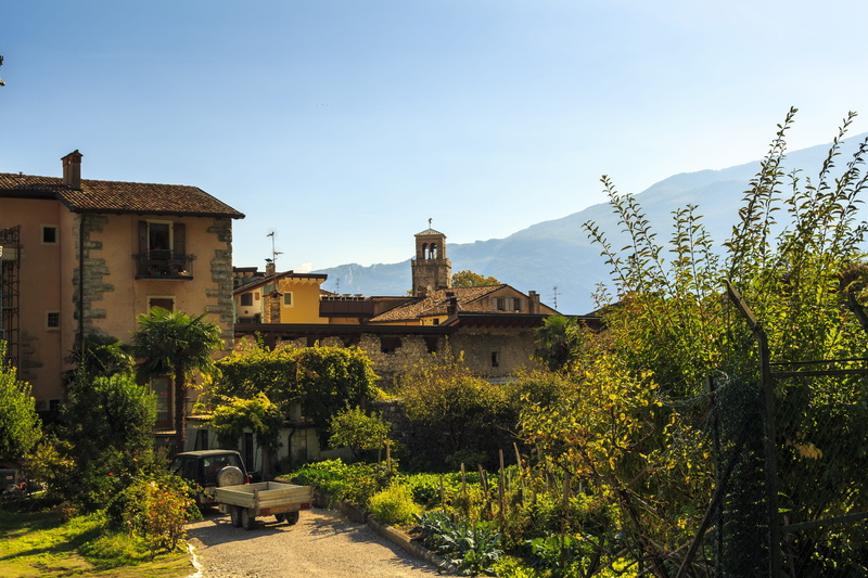 old town, clear sky, italy, gargnano, riva, 4K, rest, architecture, growth, plant, garda, torbole, nature, facades, sunlight, house, built structure, residential district