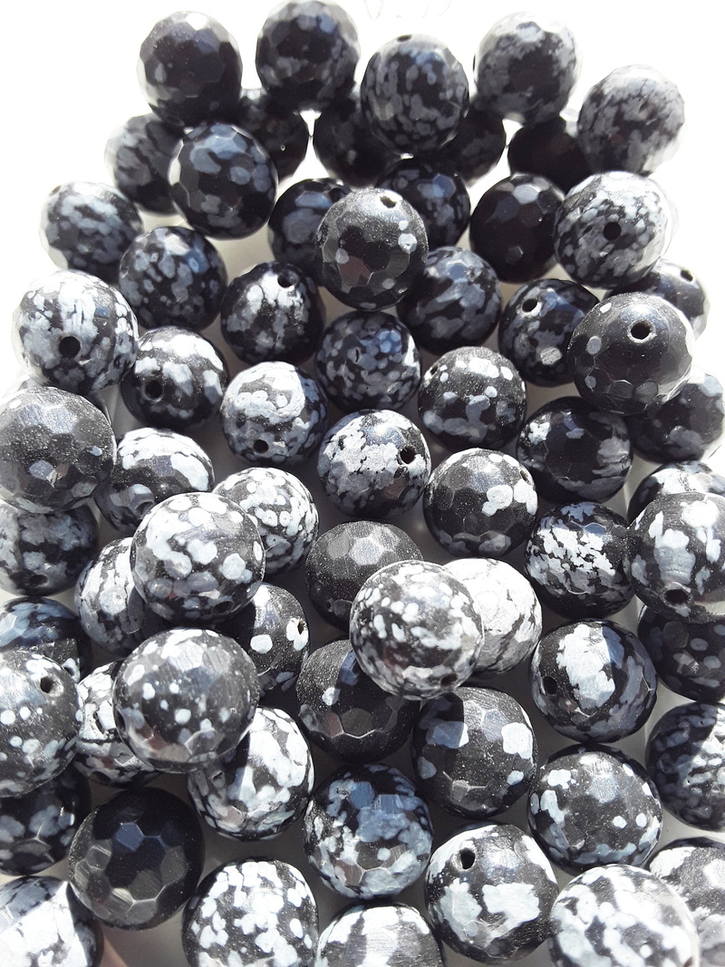 semi, jewelry, close-up, gemstones, food and drink, day, food, studio shot, heap, wellbeing, indoors, blueberry, natural, gem, full frame, fruit, obsidian