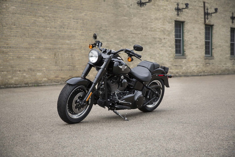 outdoors, building exterior, architecture, built structure, retro styled, freedom, riding, day, stationary, transportation, motorcycle, 1080P, road, travel