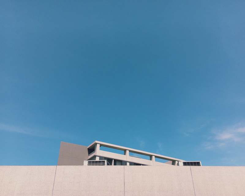 2K, copy space, sunlight, daytime, sparse, wall, absence, photo, architecture And Buildings, outdoors, simplicity, architecture, gray, sky, cloud, blue clear sky