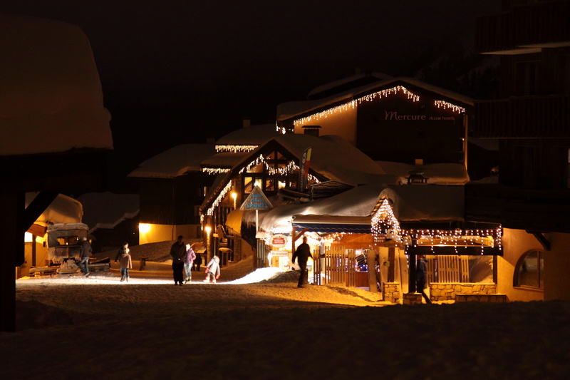 men, winter, xmas, street, light, large group of people, nightlife, no People, nature, Evening, string, sky, architecture, outdoors, season, stores, Christmas