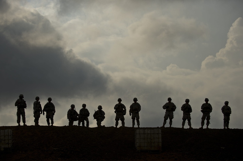effort, crowd, Silhouettes, group of people, training, leisure activity, standing, unit, spectator, photography, real people, task, togetherness, soldiers