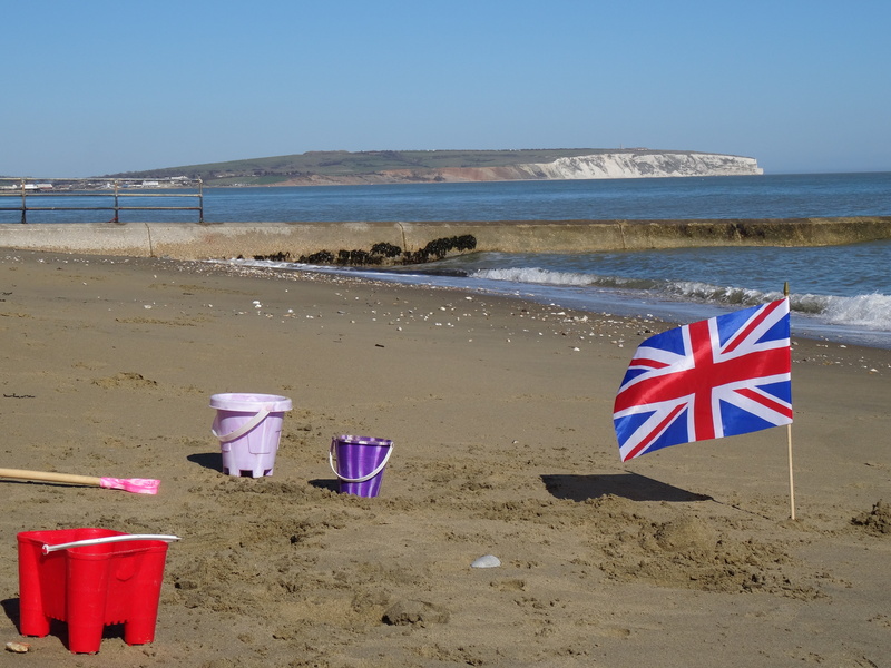 shanklin beach, flag, sand, scenics - nature, tranquility, clear sky, day, sea, beauty in nature, beach, outdoors, water, 5K, toys, sand castle, blue