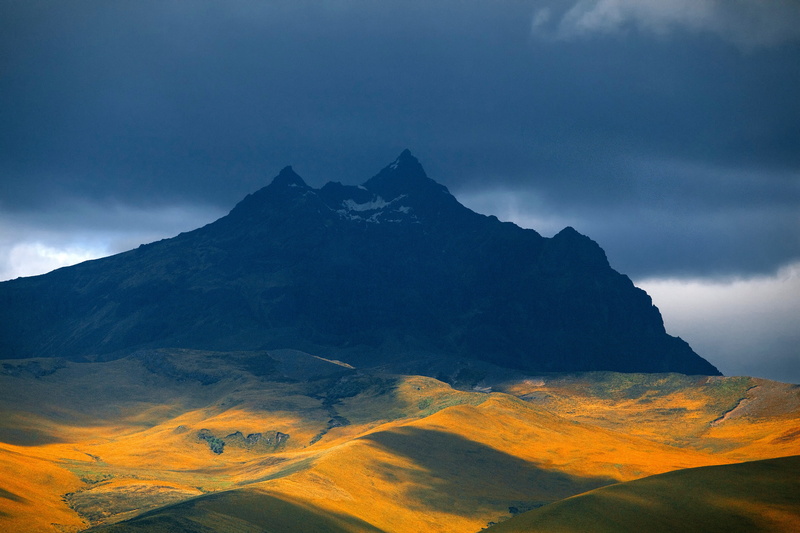 mountain, travel destinations, 4K, travel, landscape, beauty in nature, extreme terrain, land, ecuador, landscapeNature, outdoors, clouds, mountains, mountain peak