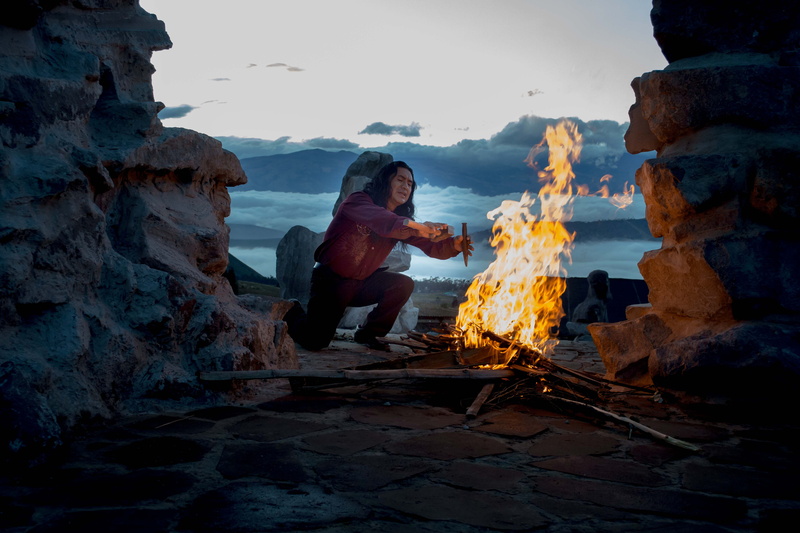 fire, cloud, flame, standing, bonfire, heat - temperature, campfire, pintura, museotemplodelsol, burning, kneeling, leisure activity, nature, outdoors