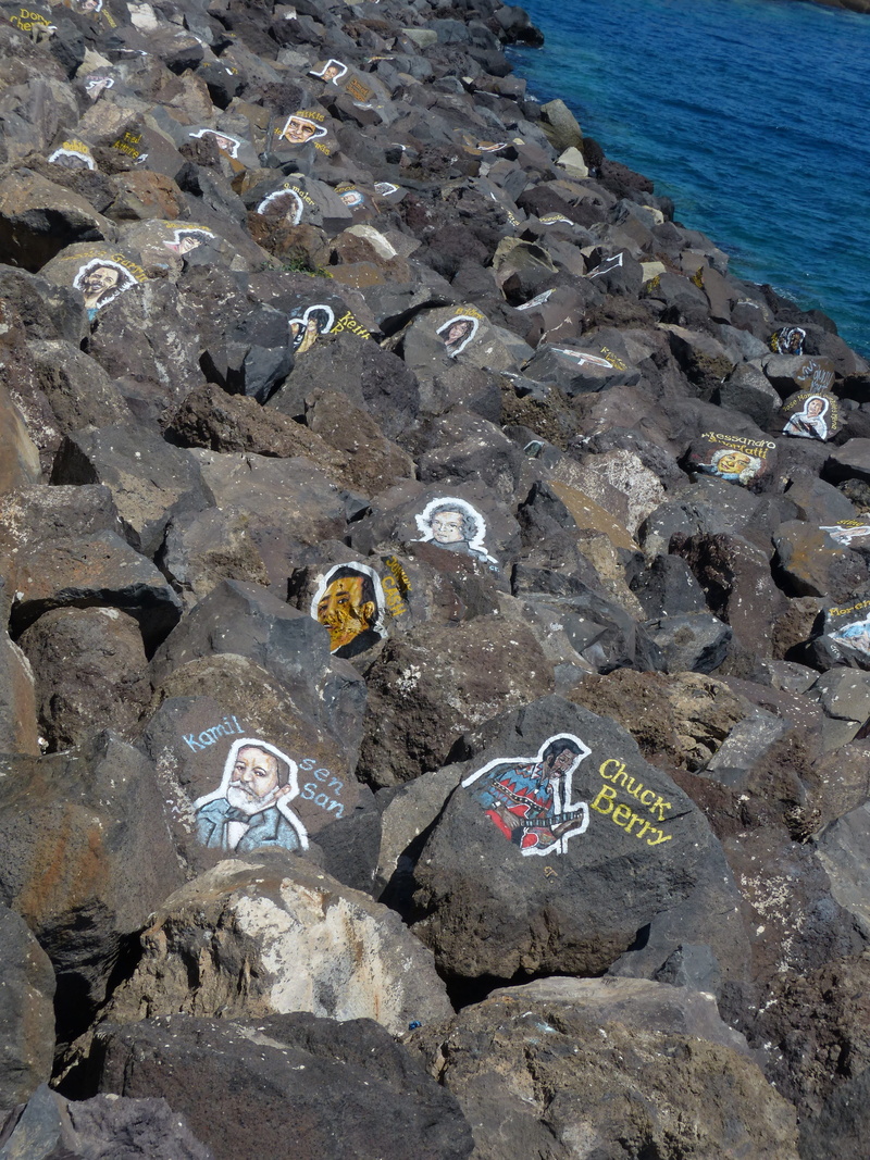 nature, high angle view, artistically, rock - object, animals in the wild, stars, man, rock, shore stones, no people, tranquility, sunlight, famous, idea