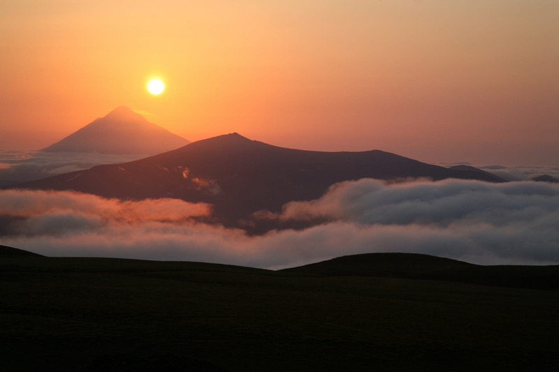 slopes, 1080P, mountain, mountain range, summer, environment, travel destinations, land, evening, no people, non-urban scene, nature, mountain peak, tranquility