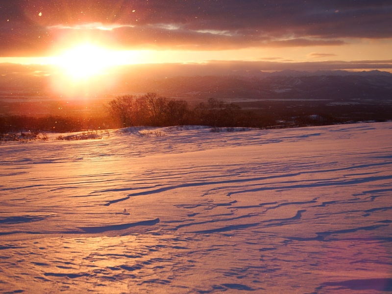 orange color, winter, lens flare, slopes, the foot, beauty in nature, snow, 1080P, sunset, mountains, journey, sunlight, sun, tranquil scene, snowmobile
