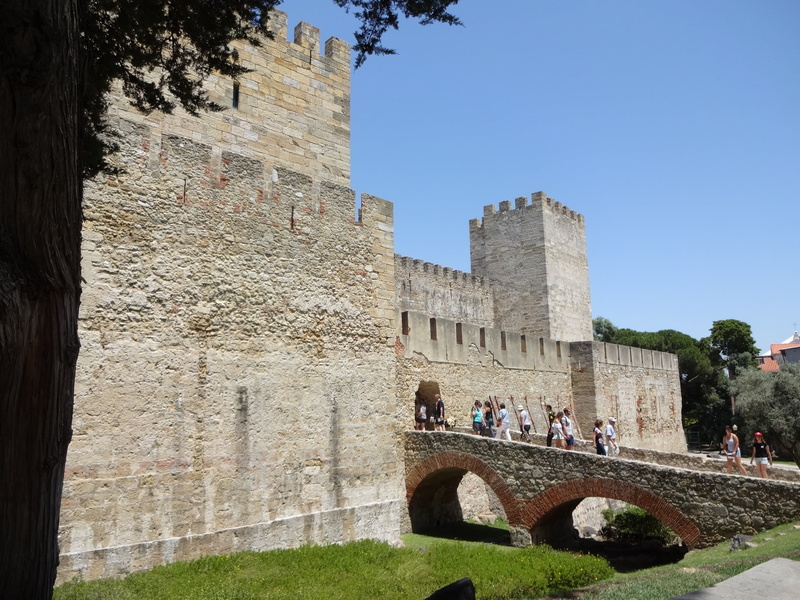 nature, tourism, gateway, clear sky, fort, monuments, group of people, history, women, famous Place, castle, travel destinations, the flank, sky, real people