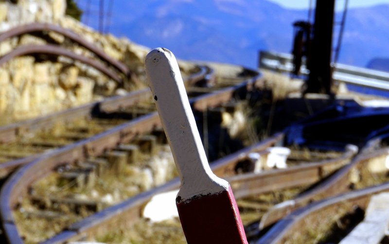 close-up, sunlight, Train, mode of transportation, focus on foreground, Railway, railway equipment, old, Naughty, Rails, infrastructure, vias, miner, nature