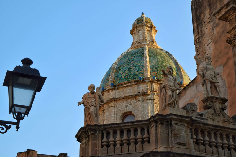 building exterior, clear sky, dome, place of worship, tourism, history, built structure, travel destinations, the past, architecture, low angle view, church