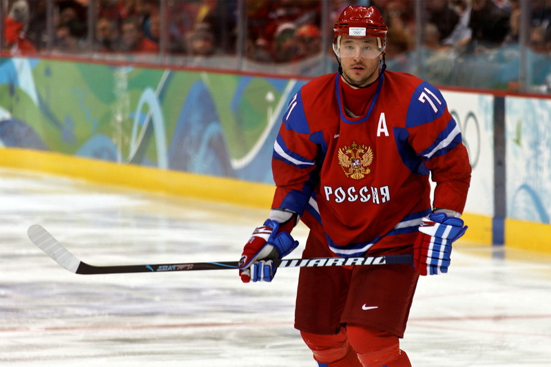 professional Sport, helmet, stick, stadium, ice-skating, ice Rink, form, competitive Sport, winter, headwear, s, holding, uniform, clothing