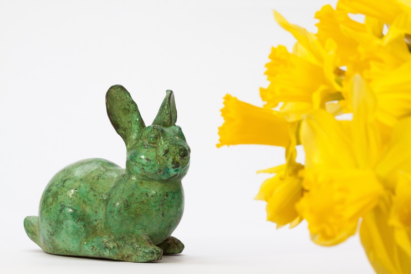 shine, yellow, sculpture, easter bunny, cast, hare, freshness, studio shot, 4K, white background, flower head, vase, loving, art and craft, close-up, flowering plant