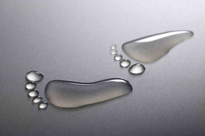 single Object, luxury, pill, gray background, still life, metal, spoon, metallic, legs, no People, jewelry, surface, prints, blue, high angle view, shiny