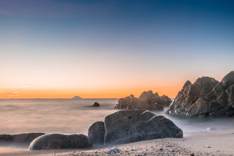 water, italy, environment, foam, wave, beauty in nature, ice, beach, travel destinations, landscape, summer, dry, horizon, rock, scenics, rock - object