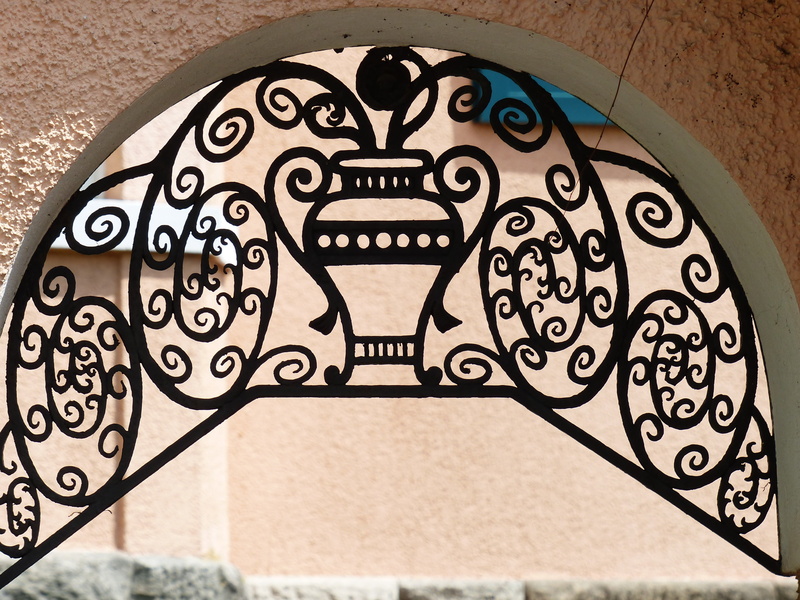 door, forged, grid, floral pattern, no people, built structure, iron railings, vase, wall - building feature, wrought iron, day, input, 4K, building, shape