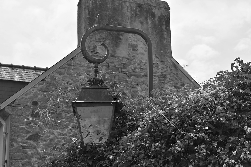 crafts, built structure, growth, lamp, village, forged, building exterior, ruined, luminaire, history, france, run-down, damaged, night, architecture, electricity