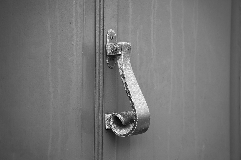 door, sound, visitors, lock, former, wood - material, doorknob, metal, 5K, no people, connection, full frame, rusty, house, close-up, indoors, safety