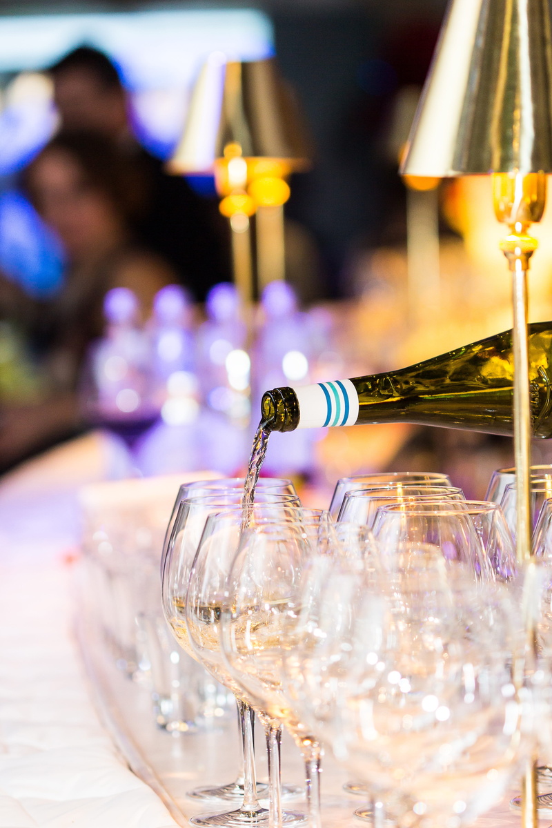 focus, 4K, event, pouring, elegance, focus on foreground, transparent, glass - material, restaurant, luxury, party - Social Event, wine, shallow, alcohol