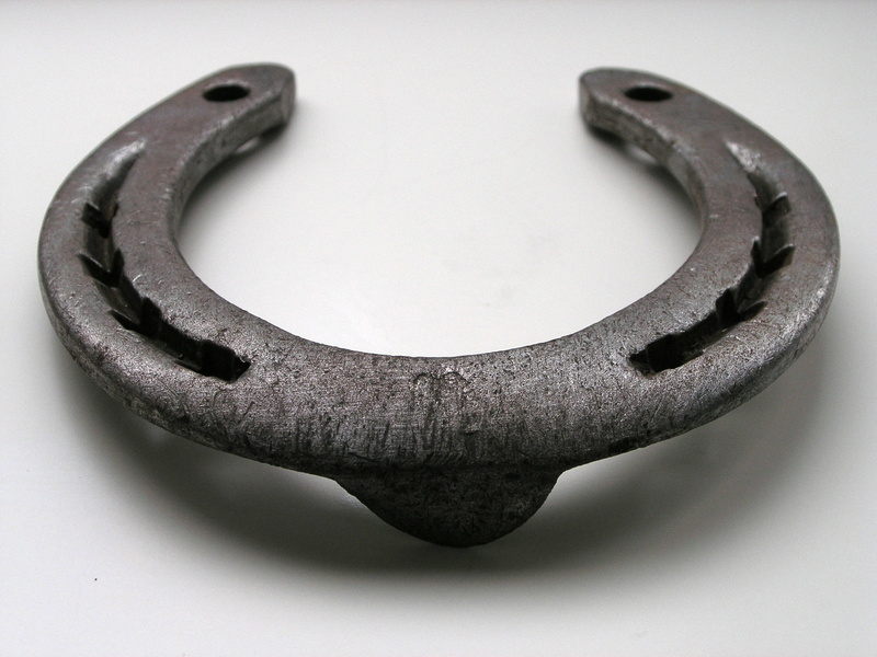 handle, rusty, rural, studio shot, equipment, 2K, Steel, Metallic, close-up, indoors, rust, horseshoe, Farm, single object, design, rustic, metal, decoration
