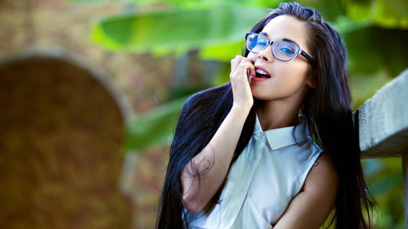 model, sleeveless, women outdoors, beauty, adolescence, one person, portrait, contemplation, long hair, blue, top, young adult, brunette, hair, glasses