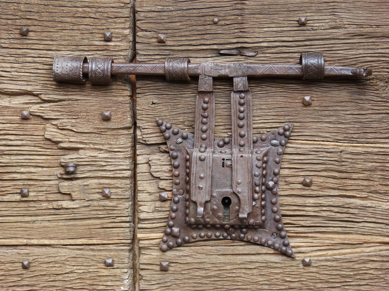 full frame, close-up, forging, wood, pattern, no people, old, brown, door, entrance, pallars sobiirà, backgrounds, cóll, rusty, nail, day, romanesque, indoors