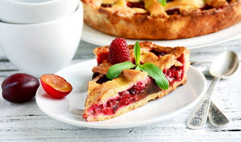 wood - Material, bread, tomato, baked, food And Drink, mozzarella, cooked, sweet food, preserves, plum, healthy Eating, temptation, snack, pastry, slice