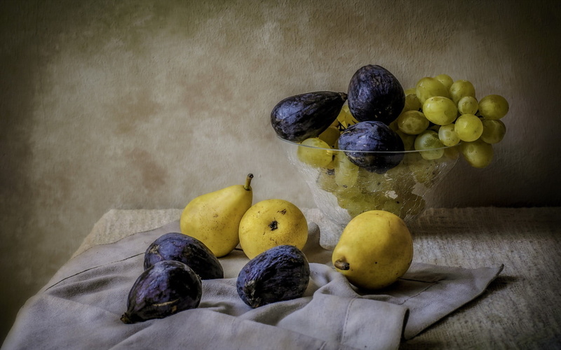 fruit, indoors, healthy eating, choice, berry fruit, table, orange, freshness, textile, food, citrus fruit, ripe, plum, 1080P, pear, apple - fruit, still life