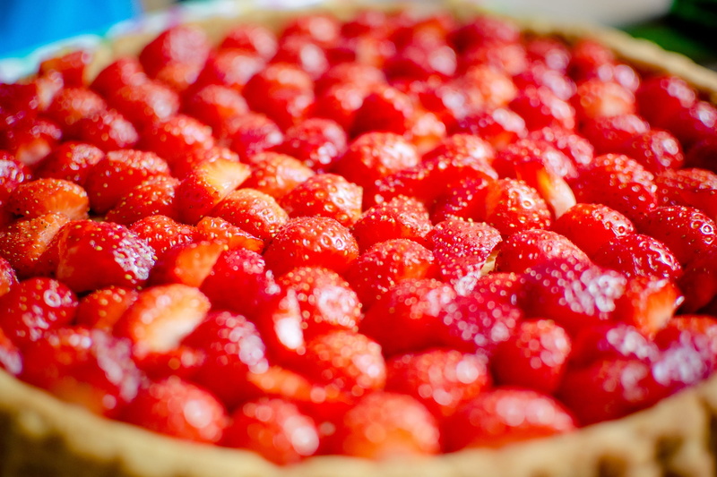 strawberry pie, strawberry sections, eat, dessert, summer, strawberries, strawberry cake, food and drink, berries, fresh, sweet, delicious, freshness, still life
