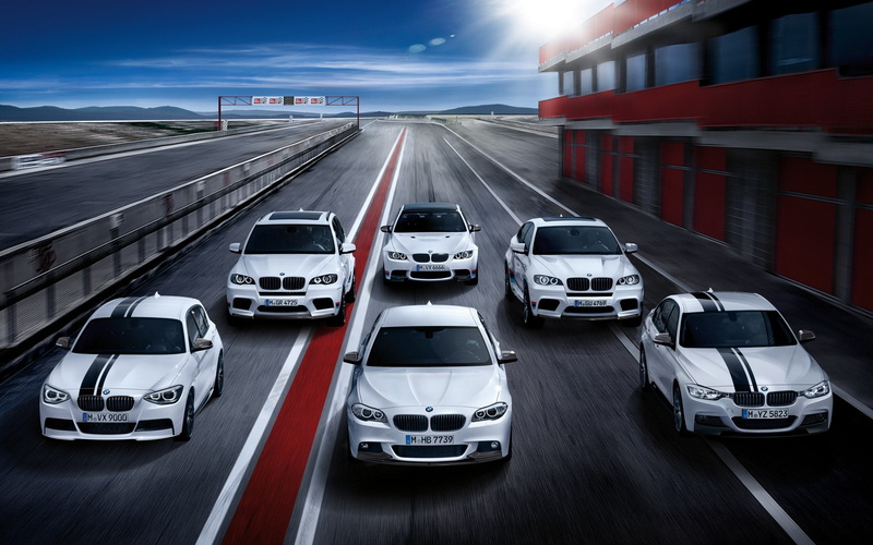on the move, digital art, 1080P, car, white cars, road marking, vehicle, street, motor vehicle, blurred motion, direction, artwork, white, six, race tracks