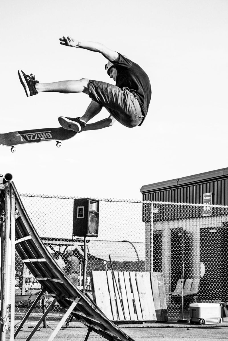 risk, jumping, full length, leisure activity, vitality, built structure, sky, lifestyles, urban, architecture, clear sky, nature, stunt, 2K, united states