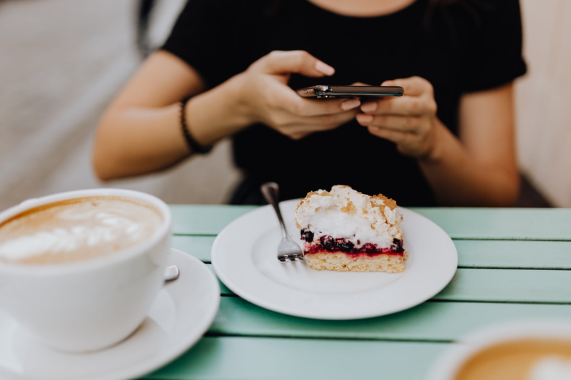 friends, late, holding, retaurant, female, cafeteria, sweet food, drinking, dessert, sweet, food and drink, adult, cafe late, 4K, one person, lunch, plate