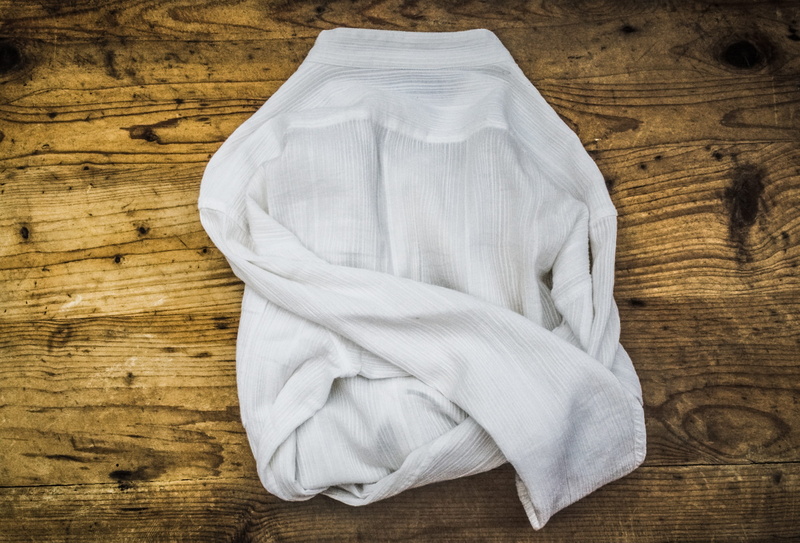 fashion, casual, alte, design, 2K, linen, table, domestic room, close-up, indoors, white color, fabric, shirt, no people, high angle view, bathrobe, directly above