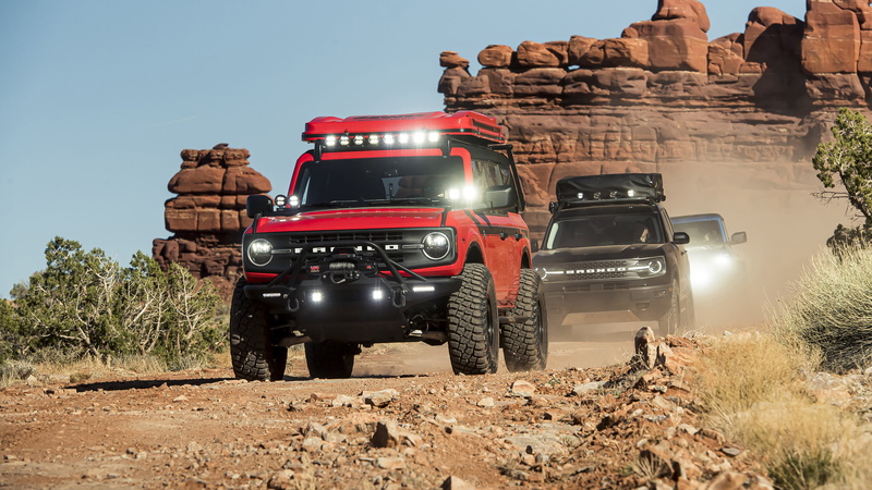 vehicle, dirt road, 4K, black cars, Ford, car, Ford Bronco, desert, red cars, off-road
