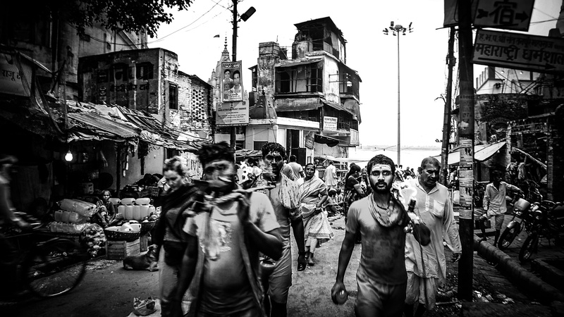 architecture, concepts And Ideas, carrying, black And White, real people, men, transportation, photo, day, walking, group of people, large group of people