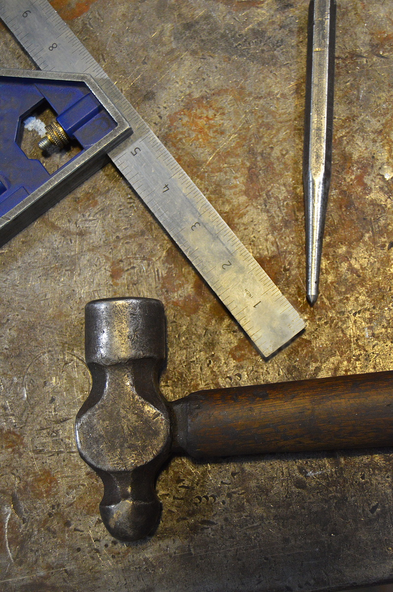 straight edge, day, ball peen hammer, no people, directly above, high angle view, work tool, indoors, old, hammer, still life, rusty, table, tools, workshop