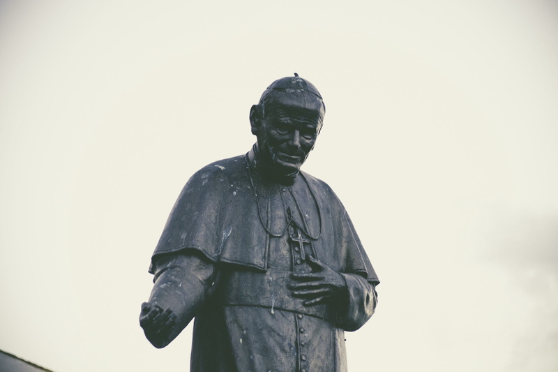 people, 2K, one man only, art and craft, architecture, representation, the past, men, john, pope, low angle view, travel, daytime, standing, human representation