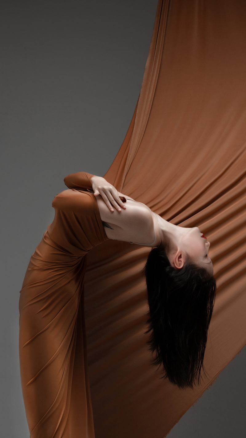 CGI, simple background, digital art, closed eyes, arms crossed, portrait display, artwork, Asian, ArtStation, 2K, vertical, dark hair, 3D, women