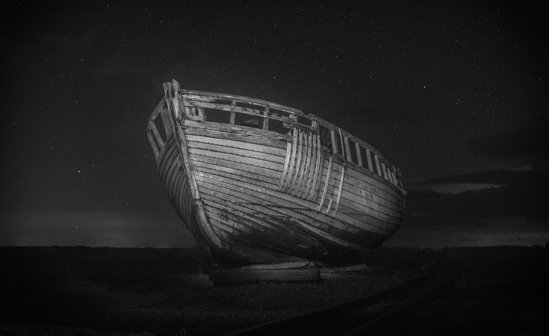 land, mode of transportation, sea, sleepy boat, nature, damaged, no people, obsolete, dungeness, 5K, black and white, ship, wood - material, outdoors