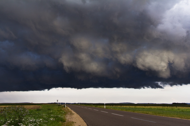 meteorology, country road, electrical storm, direction, storm front, thunderstorm, beauty in nature, diminishing perspective, drama, transportation, storm cloud