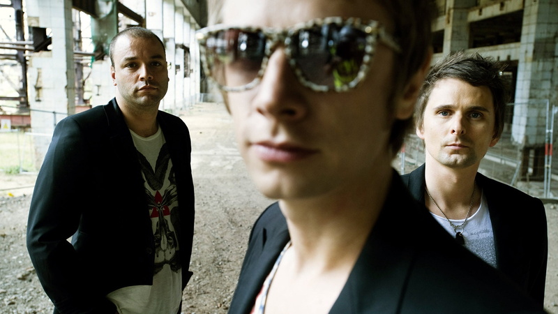 muse, glasses, males, business, men, house, reflection, male Beauty, hairstyle, young Men, portrait, city, coworker, elegance, front view, standing, band