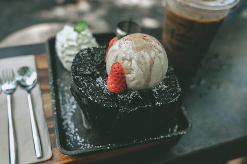 unhealthy eating, cream, yellow, indoors, cake, berry fruit, indulgence, fresh, fruit, still life, background, sweet, tray, food, mu si, series, breakfast