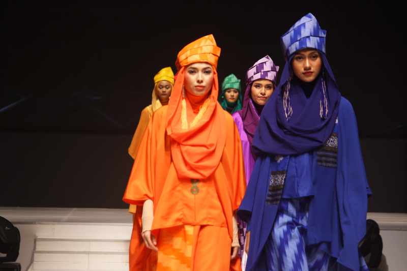 outfit, people, waist up, fashion, 4K, indoors, ethnic, smiling, modest wear, person, female, human, fashion week, apparel, adult, young men, front view