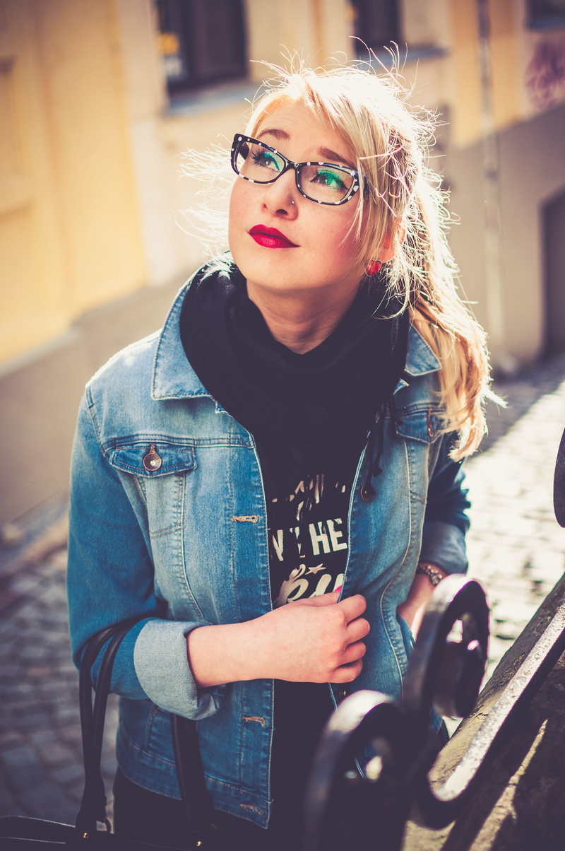 portrait, day, shirt, female, lifestyle, casual clothing, blue, black, red, beautiful woman, blonde, looking, hair, architecture, eyeglasses, standing