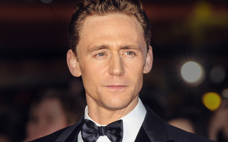 hollywood, close-up, headshot, males, one person, celebrity, front view, looking at camera, suit, filme, focus on foreground, well-dressed, 4K, adult