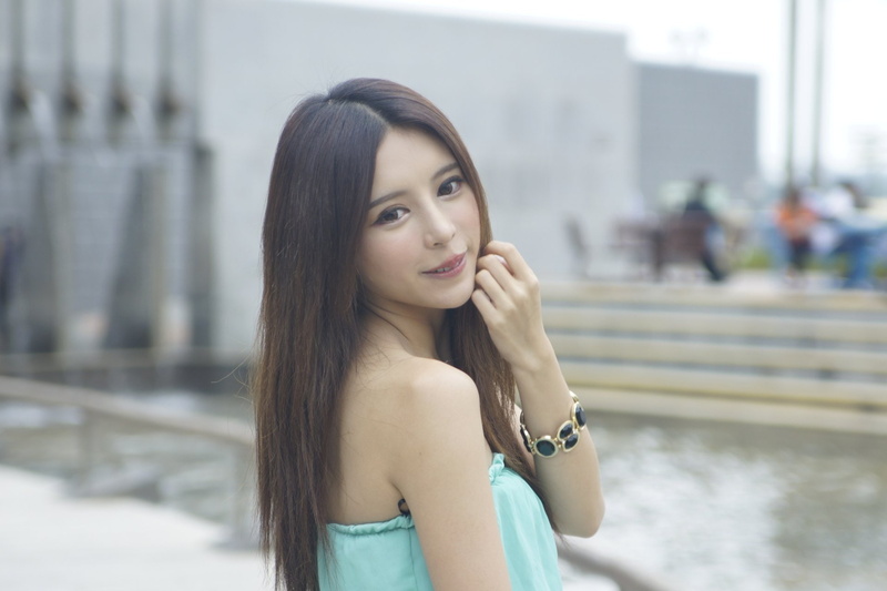 Bracelet, Bokeh, Taiwanese, Julie Chang, 1080P, Asian, Old Market, Model, Hair, Smile, Zhang Qi Jun, Girrl, Hong Kong, Models