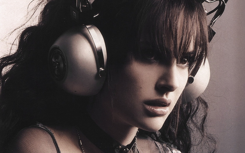 natalie portman, headphones, natalie, grayscale, women, actress, 720P, monochrome, portman, art, hd